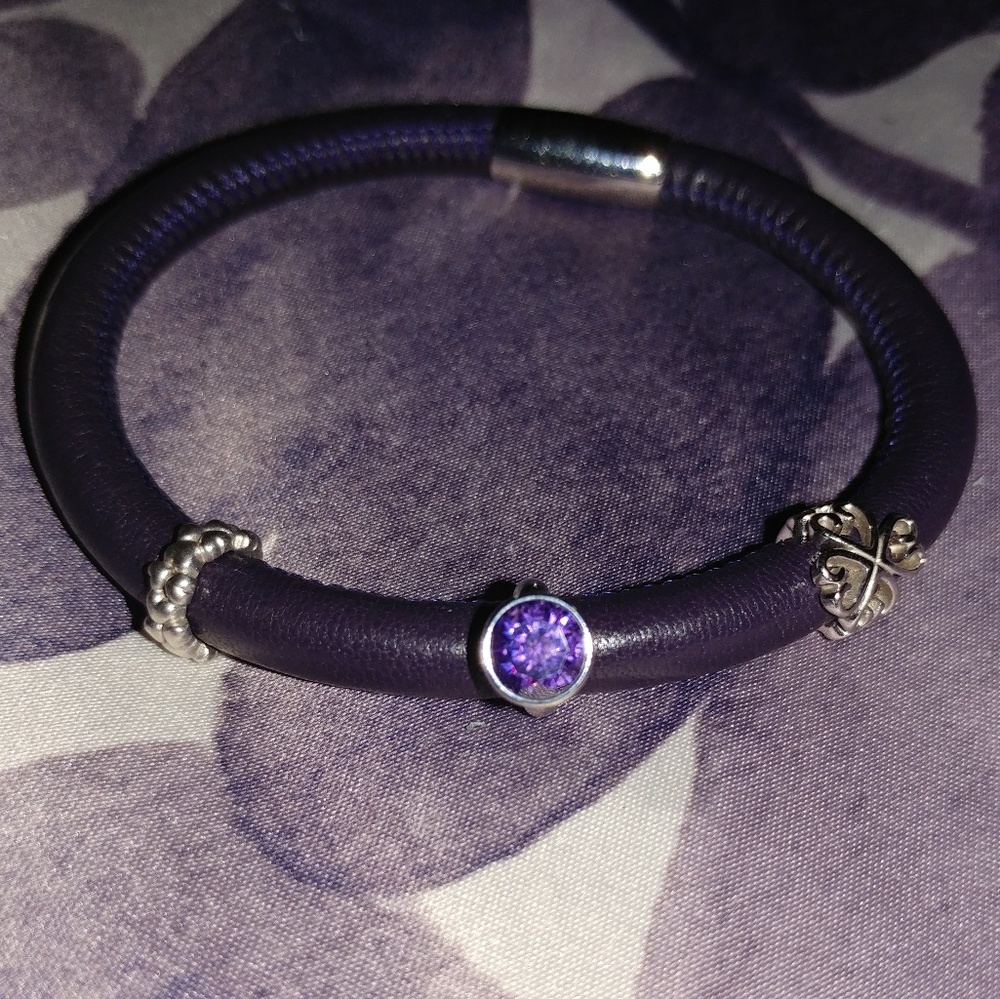 Endless bracelet with 3 charms!!!
